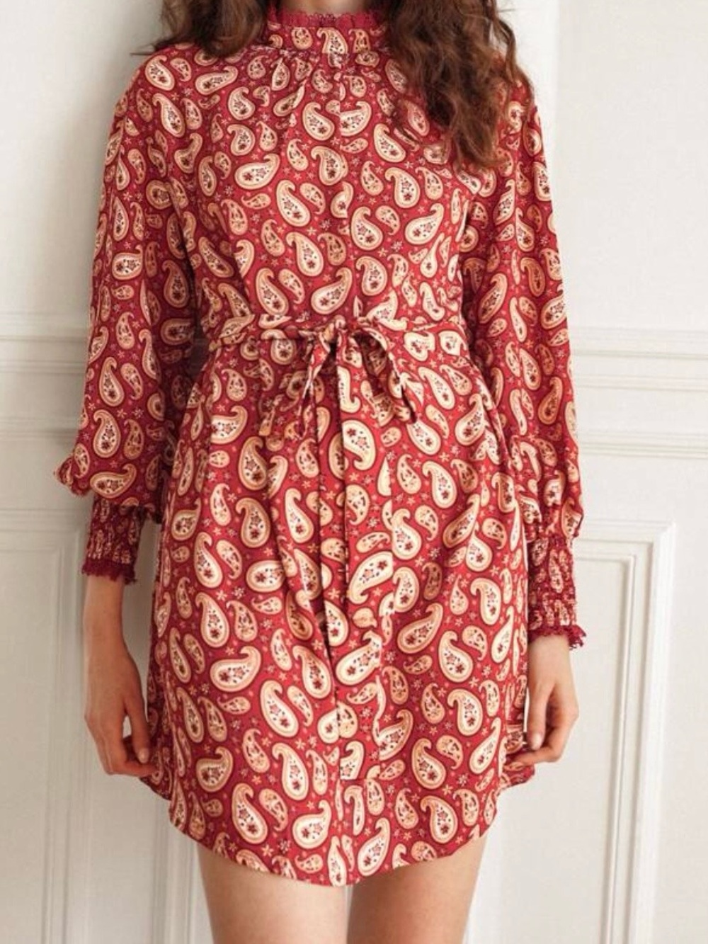 Red pattern short dress, straight dress